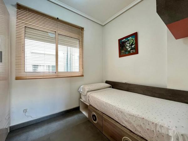 Piso en calle Manuel Follana, 2