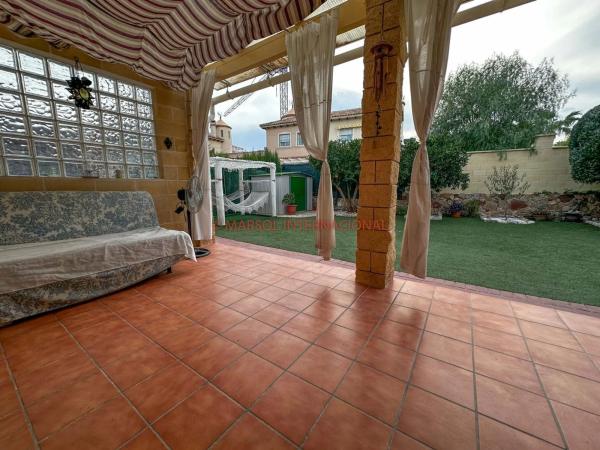 Casa independiente en calle Número 10