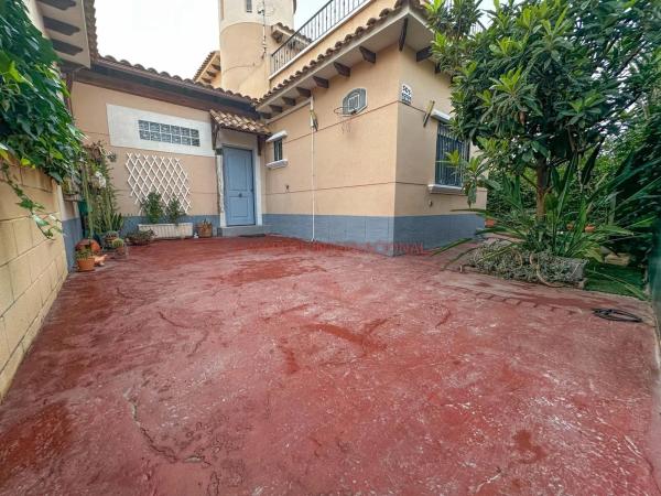 Casa independiente en calle Número 10