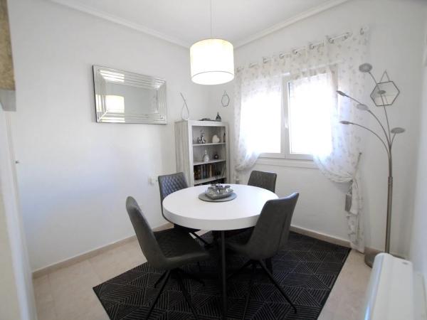 Chalet pareado en calle Golda Meir