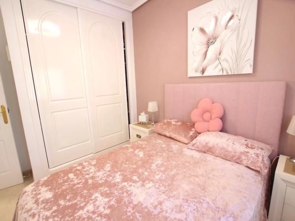 Chalet pareado en calle Golda Meir