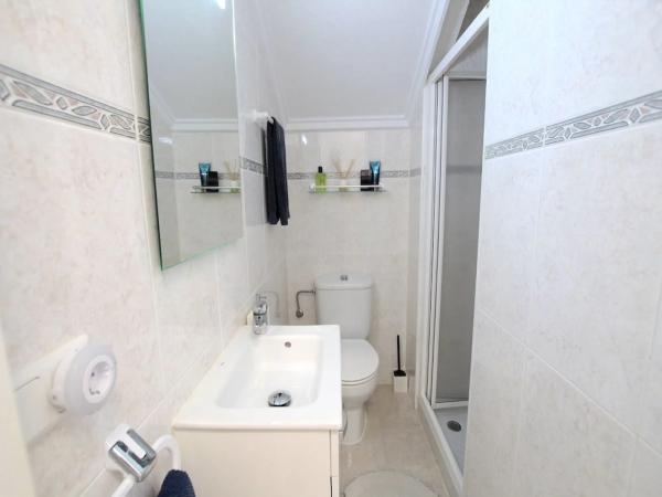 Chalet pareado en calle Golda Meir