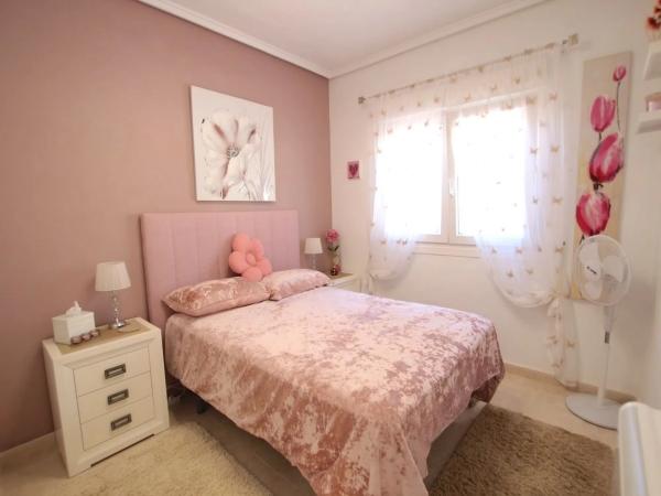 Chalet pareado en calle Golda Meir