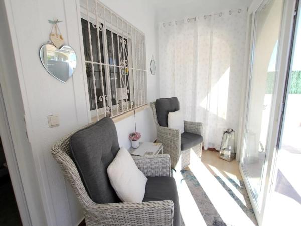 Chalet pareado en calle Golda Meir