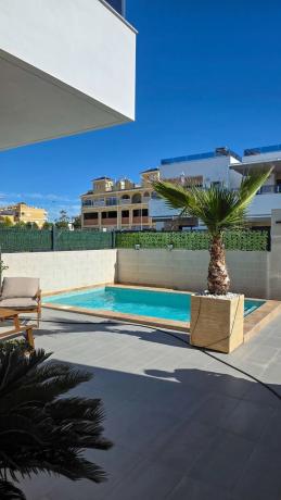 Casa independiente en calle Benito Pérez Galdós, 33