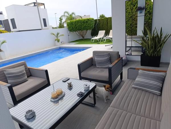 Casa independiente en C. Jacinto Benavente