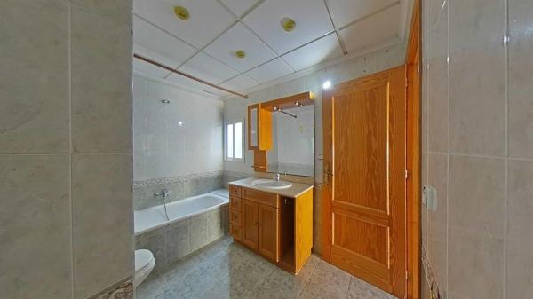 Piso en avenida de Sommieres