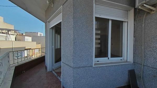 Piso en avenida de Sommieres