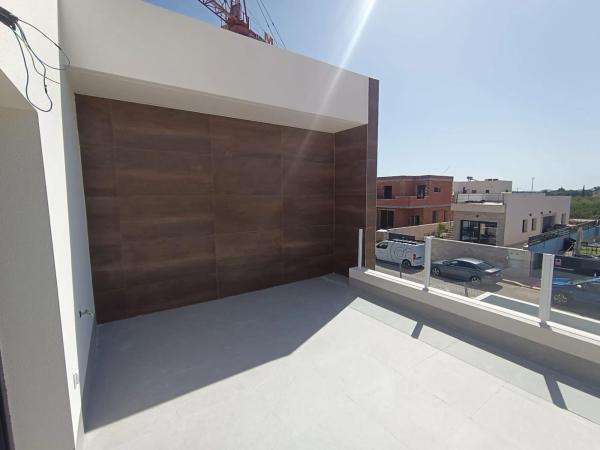 Chalet pareado en calle Manuel de Falla