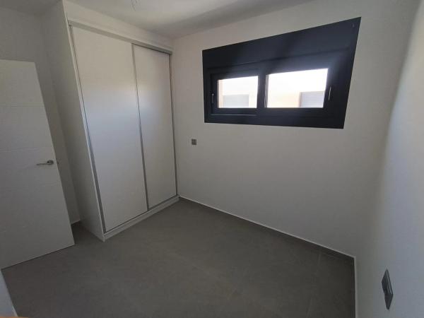 Chalet pareado en calle Manuel de Falla