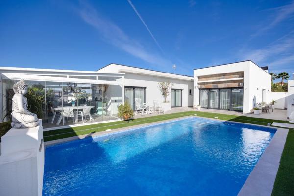 Casa independiente en calle Santa Pola, 37