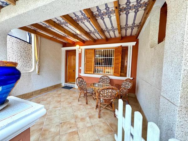 Casa independiente en calle Italia