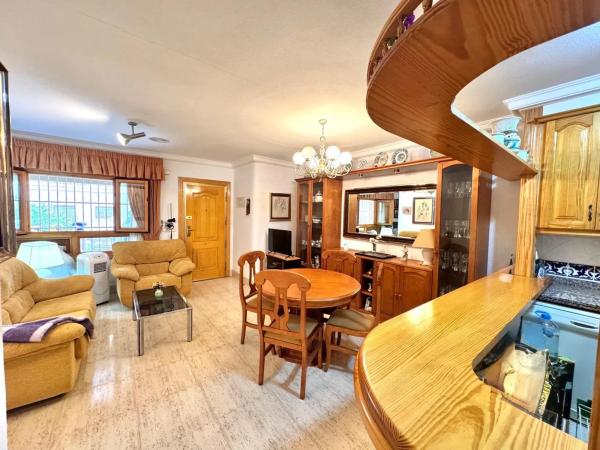 Casa independiente en calle Italia