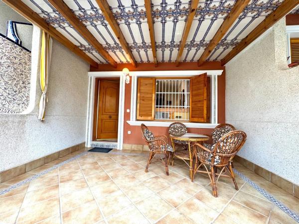 Casa independiente en calle Italia