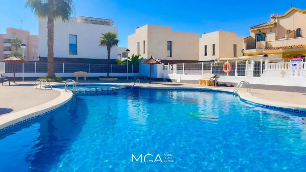 Chalet adosado en calle la Malva Rosa s/n