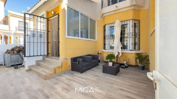 Chalet adosado en calle la Malva Rosa s/n