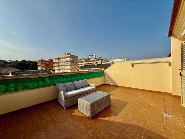 Chalet adosado en avenida de Cervantes