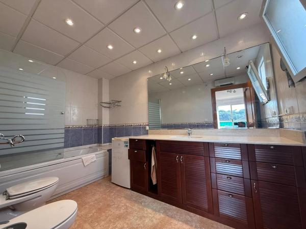 Chalet adosado en avenida de Cervantes