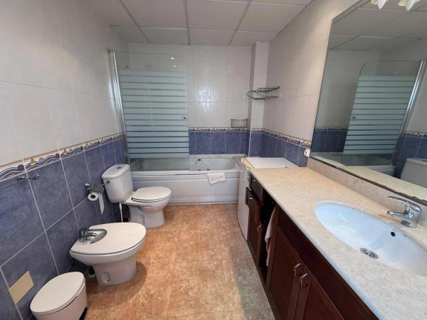 Chalet adosado en avenida de Cervantes