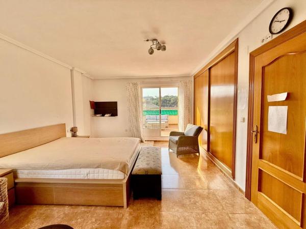 Chalet adosado en avenida de Cervantes