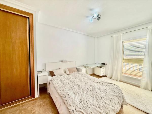 Chalet adosado en avenida de Cervantes