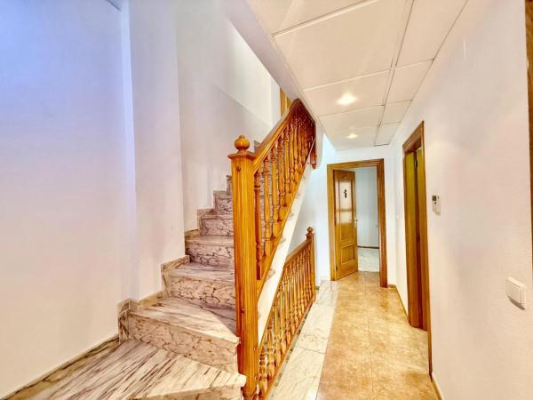 Chalet adosado en avenida de Cervantes