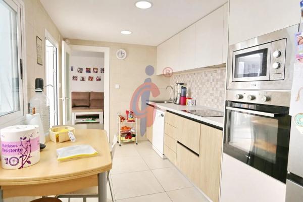 Casa independiente en calle Josep Renau, 7