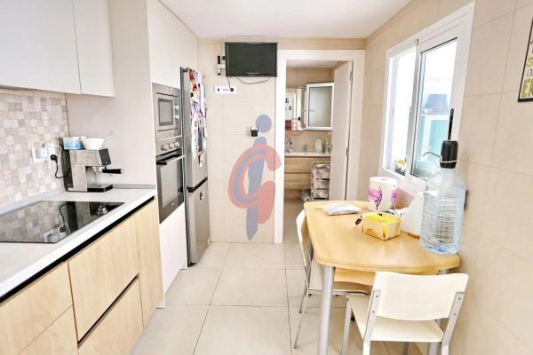 Casa independiente en calle Josep Renau, 7