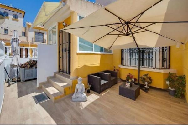 Chalet adosado en camino del Raso, 15