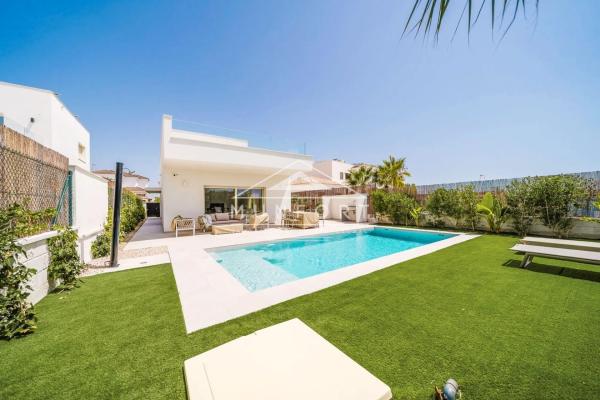 Chalet en Los Montesinos