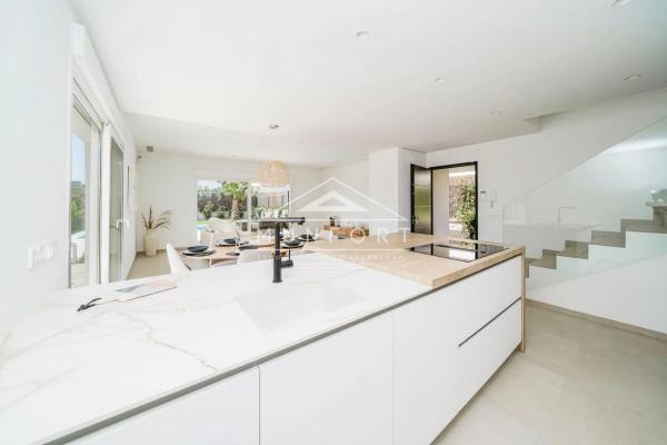 Chalet en Los Montesinos