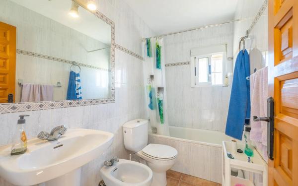 Casa independiente en calle Daya Nueva