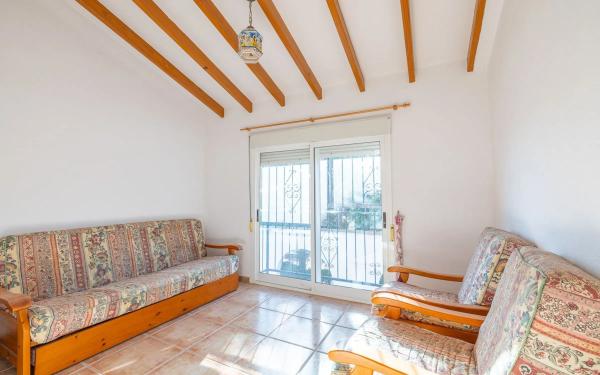 Casa independiente en calle Daya Nueva