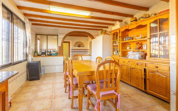 Casa independiente en calle Daya Nueva