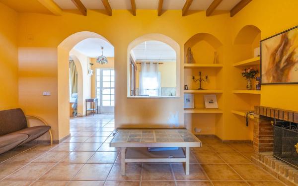 Casa independiente en calle Daya Nueva