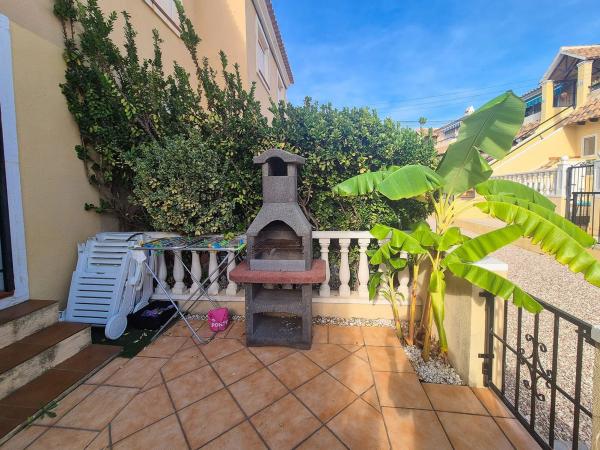 Chalet pareado en calle Mandarino, 10