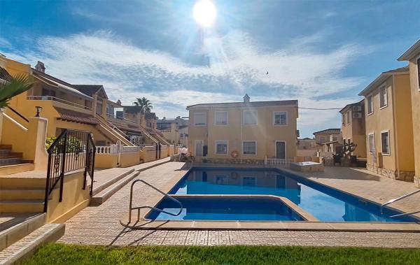 Chalet pareado en calle Mandarino, 10