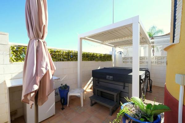 Chalet en Los Montesinos