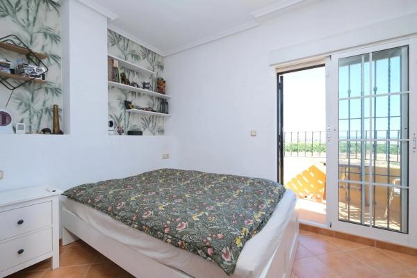 Chalet en Los Montesinos