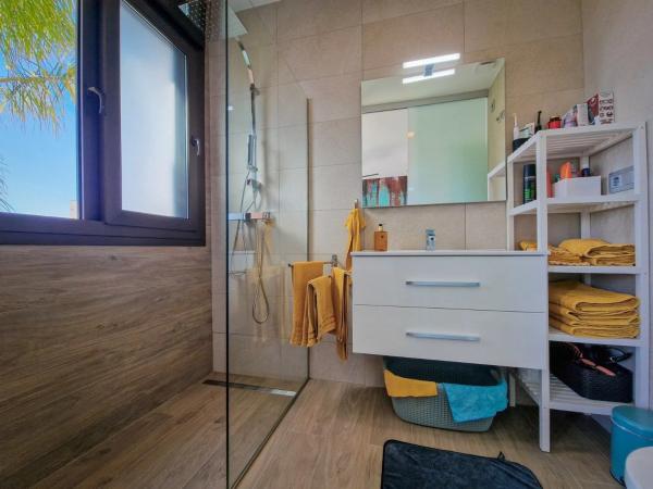 Chalet en calle Guanábano