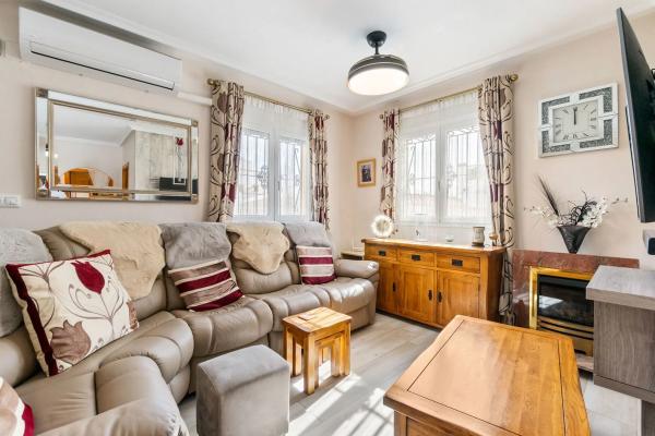 Chalet pareado en calle Ciruelo