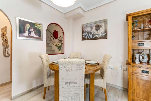 Chalet pareado en calle Ciruelo