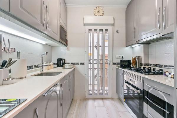 Chalet pareado en calle Ciruelo