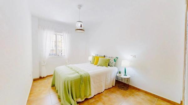 Casa independiente en calle Laurel