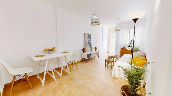 Casa independiente en calle Laurel