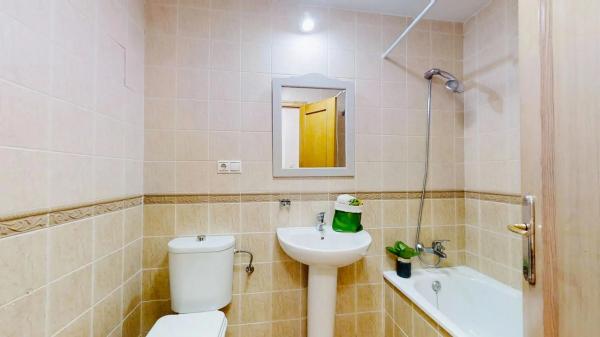 Casa independiente en calle Laurel