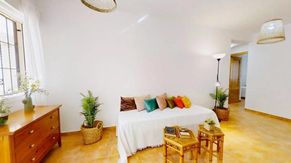 Casa independiente en calle Laurel