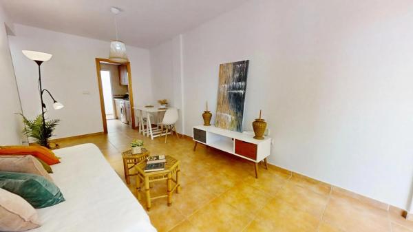 Casa independiente en calle Laurel