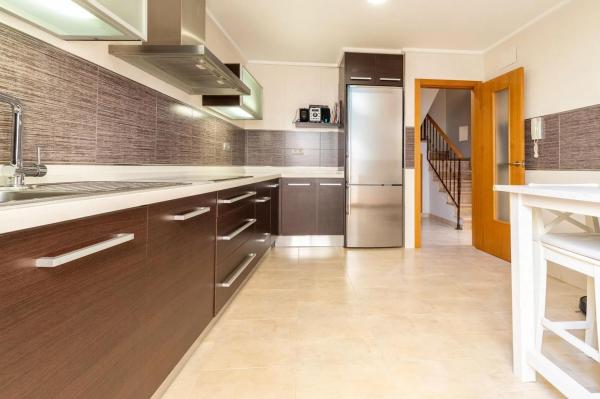 Chalet adosado en calle los Cabreras