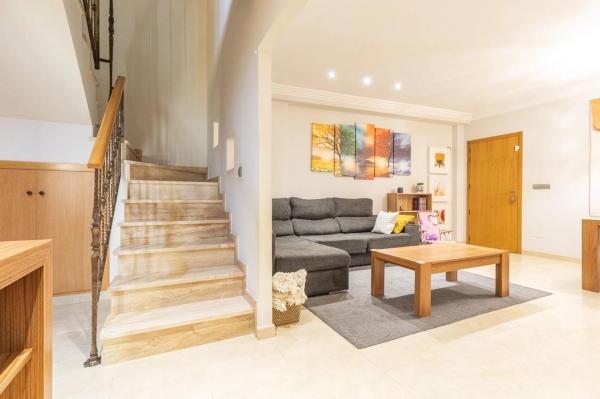 Chalet adosado en calle los Cabreras